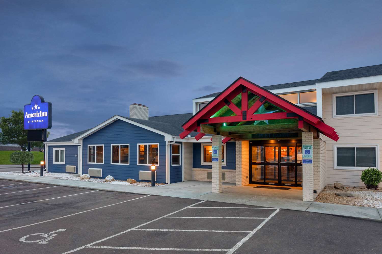 Фото AmericInn by Wyndham New Richmond