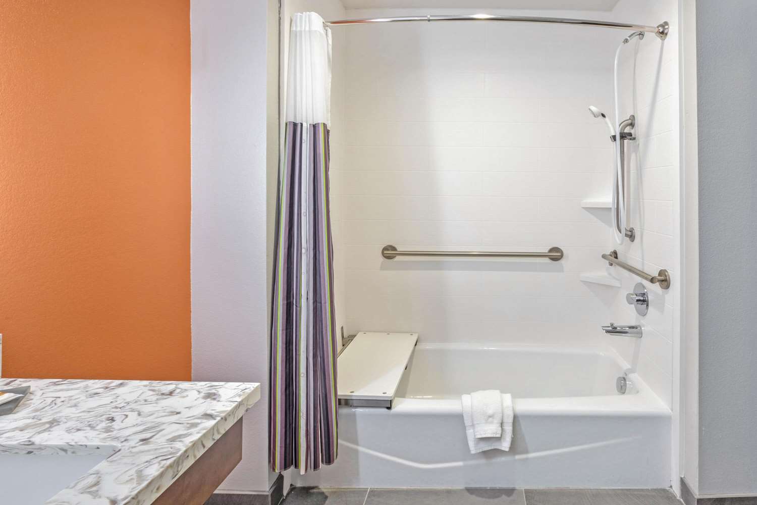 Фото La Quinta Inn & Suites by Wyndham Waco Downtown - Baylor