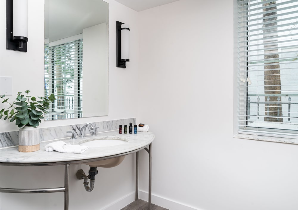 Фото Essex House by Clevelander