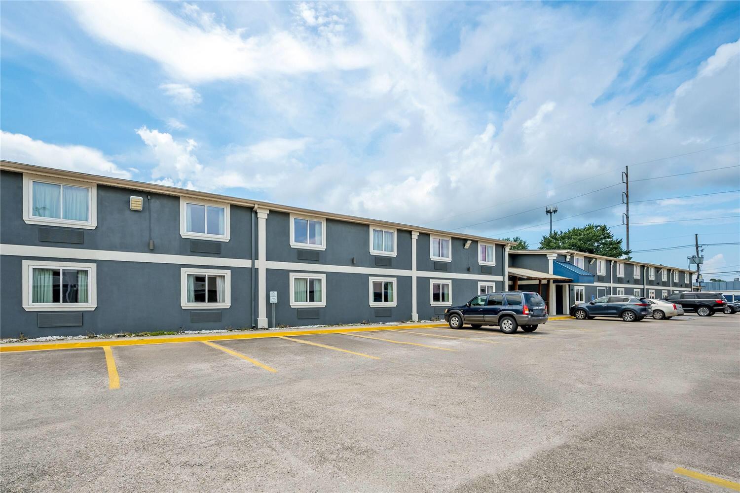 Фото Days Inn by Wyndham New Orleans Pontchartrain