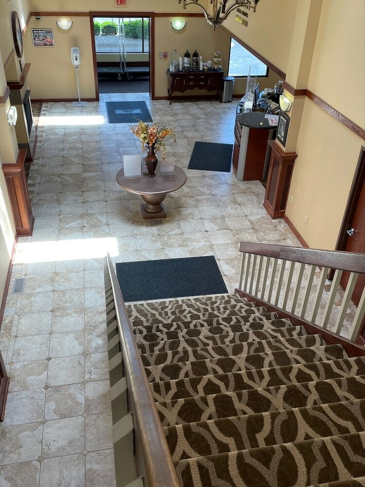 Фото Quality Inn & Suites Greenfield I-70