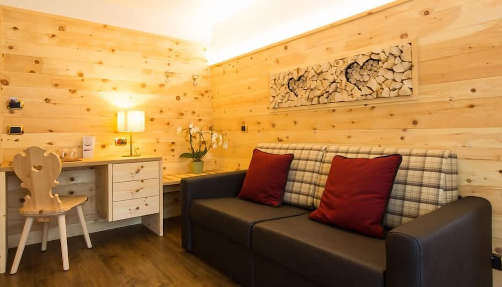 Фото Hotel Cristina