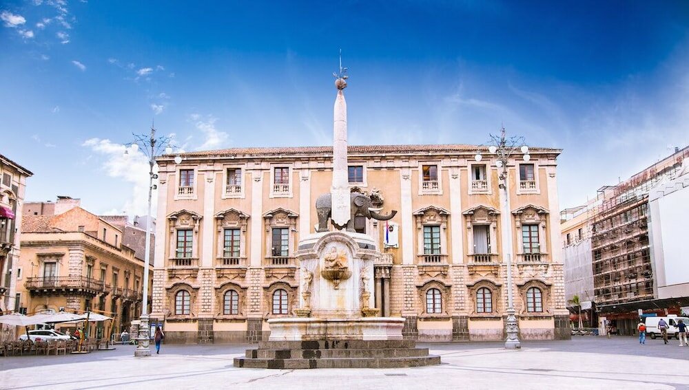 Фото Moonlight Hotel & Suites