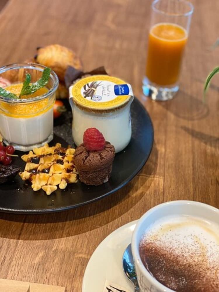 Фото The Originals Boutique, Hôtel Maison Montmartre Paris Les Puces