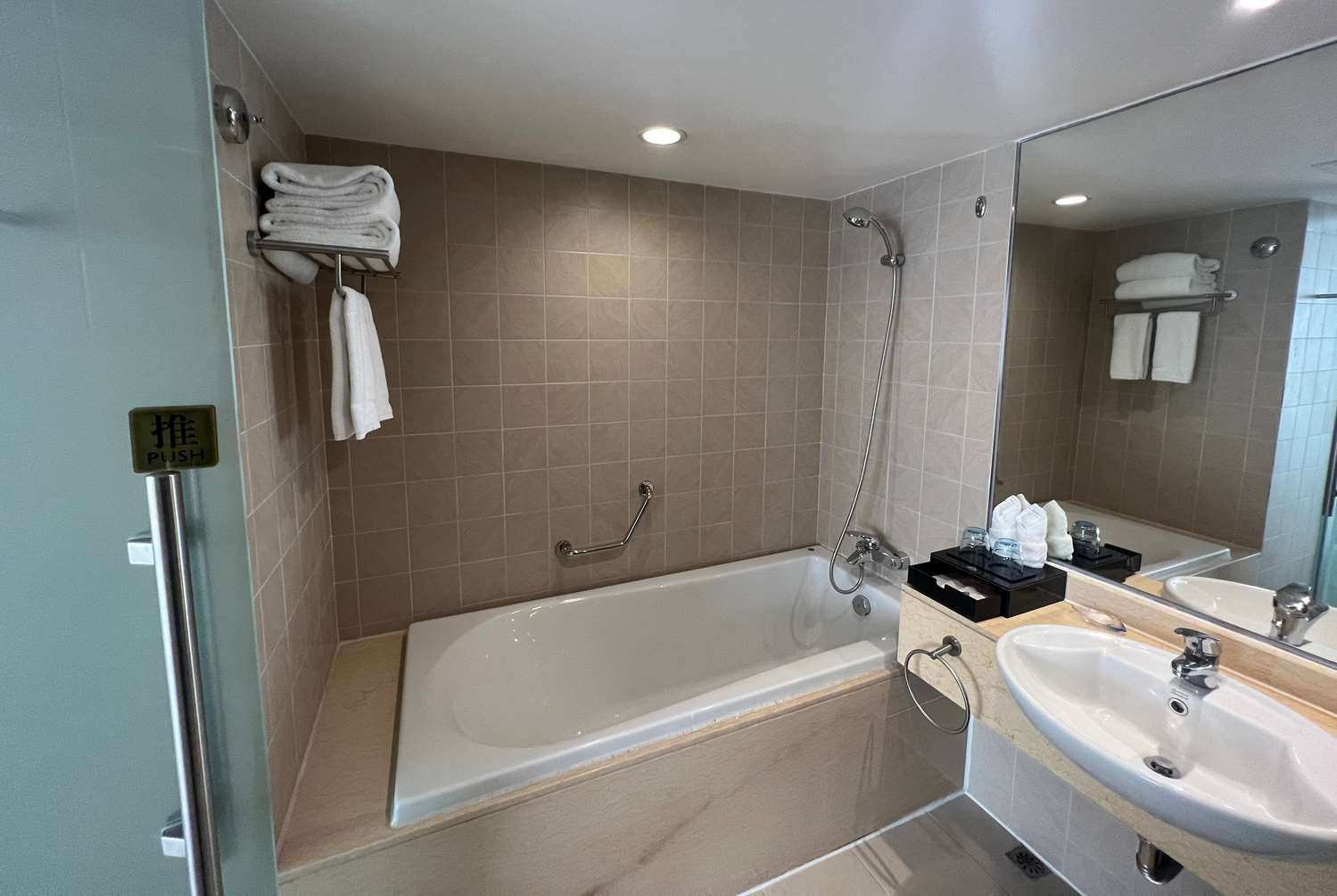 Фото Days Inn Guangzhou