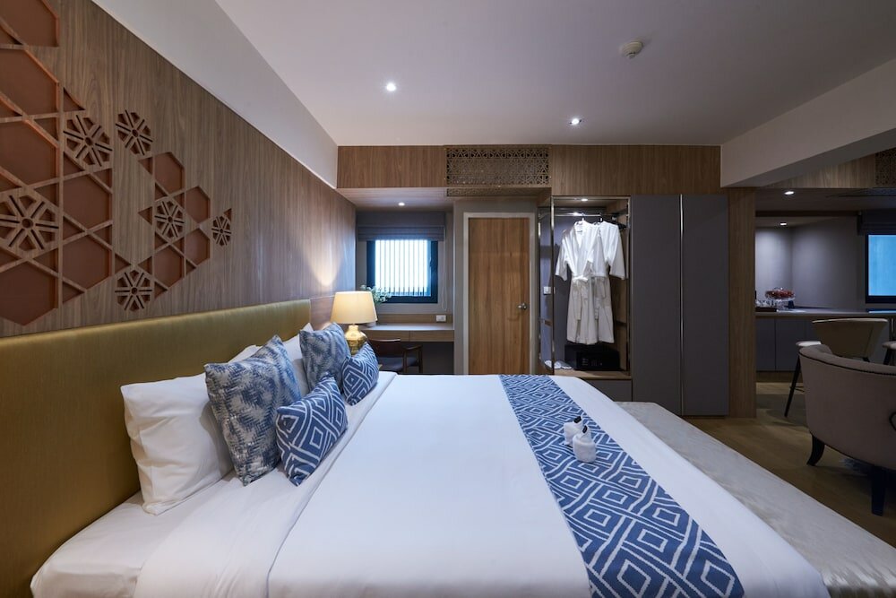 Фото Almas Hotel Bangkok