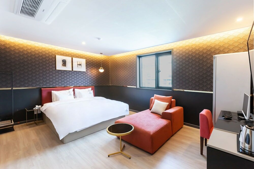 Фото Brown Dot Hotel Sasang Renecite