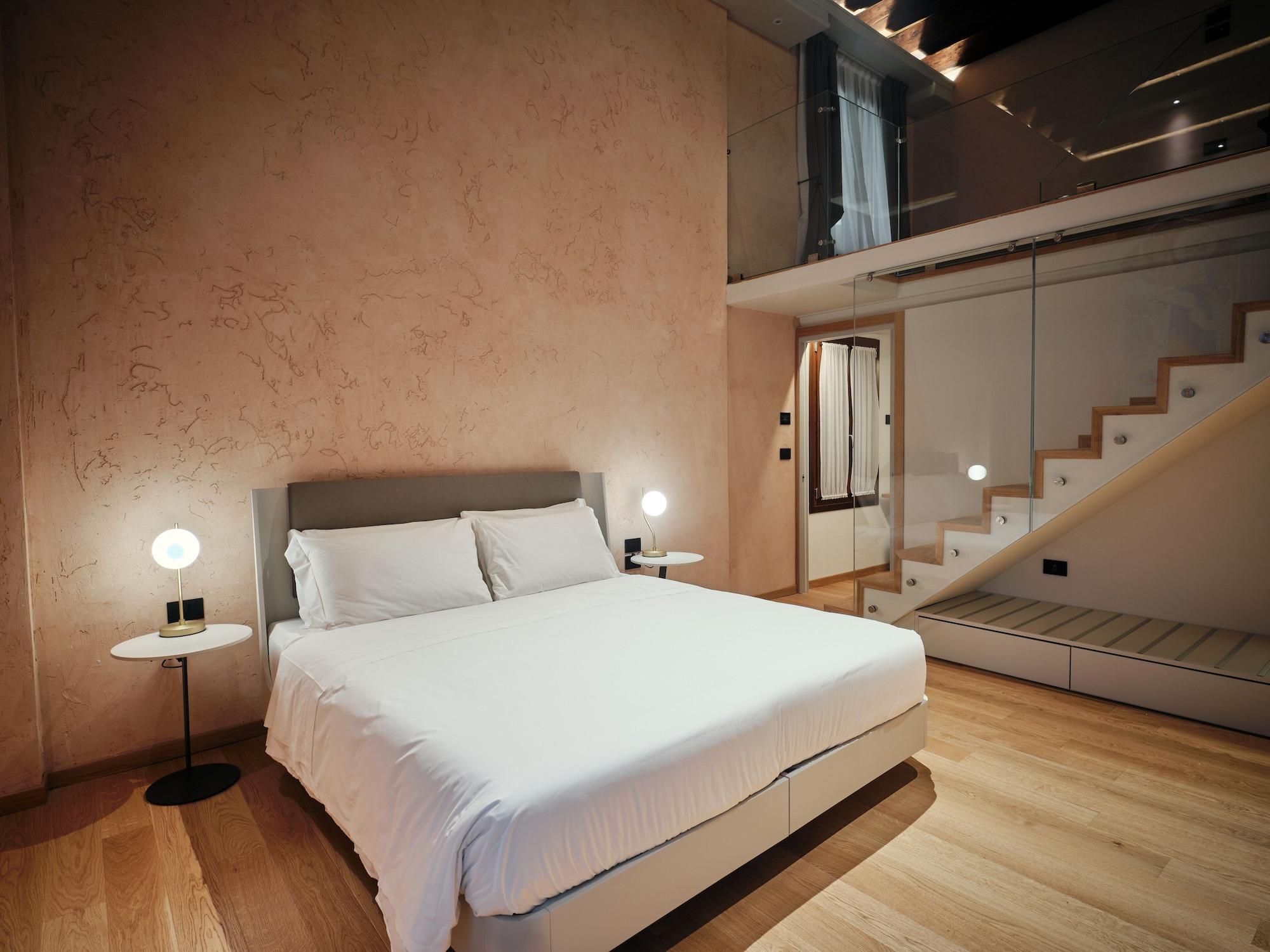 Фото Ca' dei Proverbi Suites