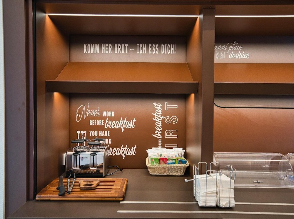 Фото B&b Hotel Köln-City