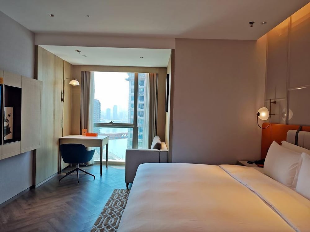 Фото Voco Chongqing Chaotianmen, an Ihg Hotel