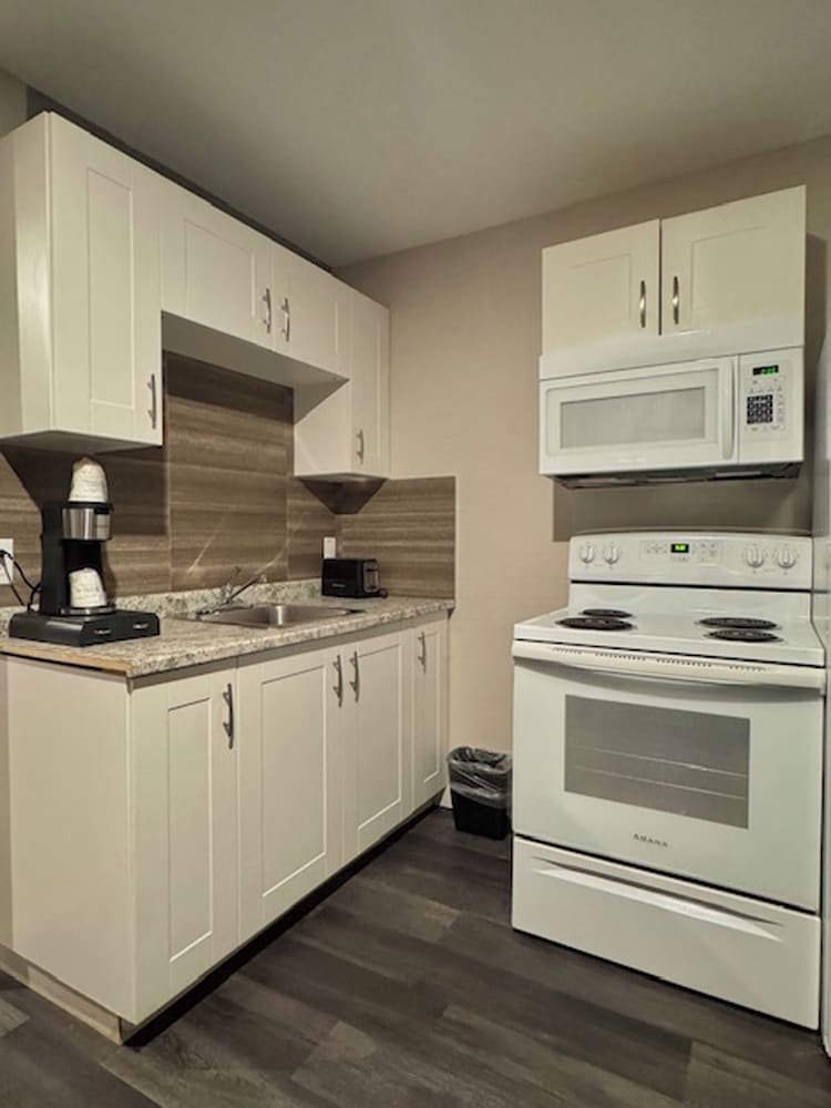 Фото Big Bird Inn Wawa, SureStay Collection by Best Western