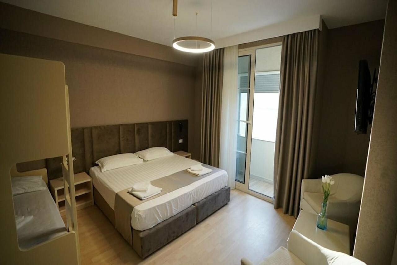 Фото Hotel Majestic