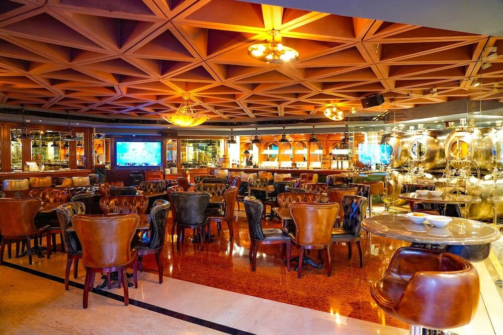 Фото Hotel The Royal Plaza