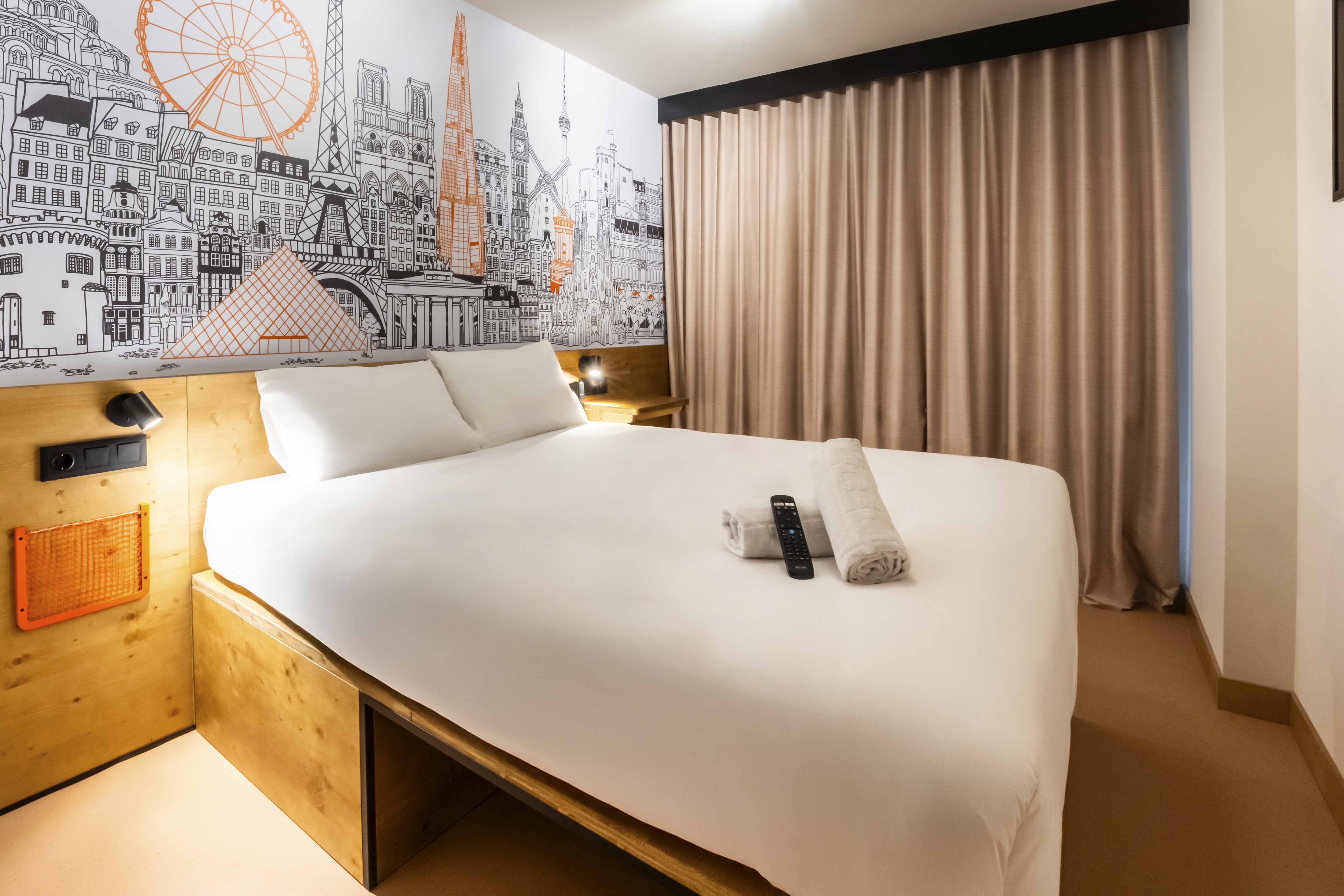 Фото EasyHotel Barcelona La Sagrera