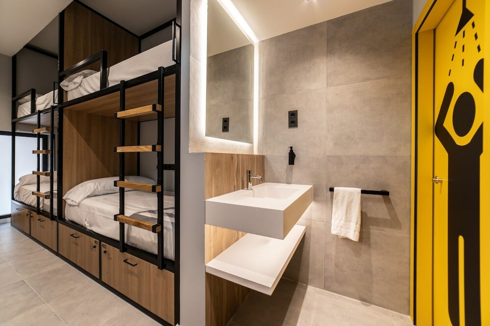 Фото Petit Hostel La Latina