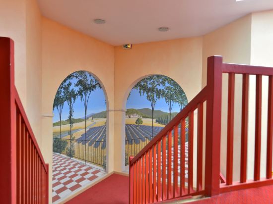 Фото Kyriad Nimes Ouest