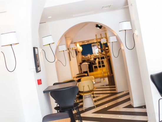 Фото Hôtel Le Lion