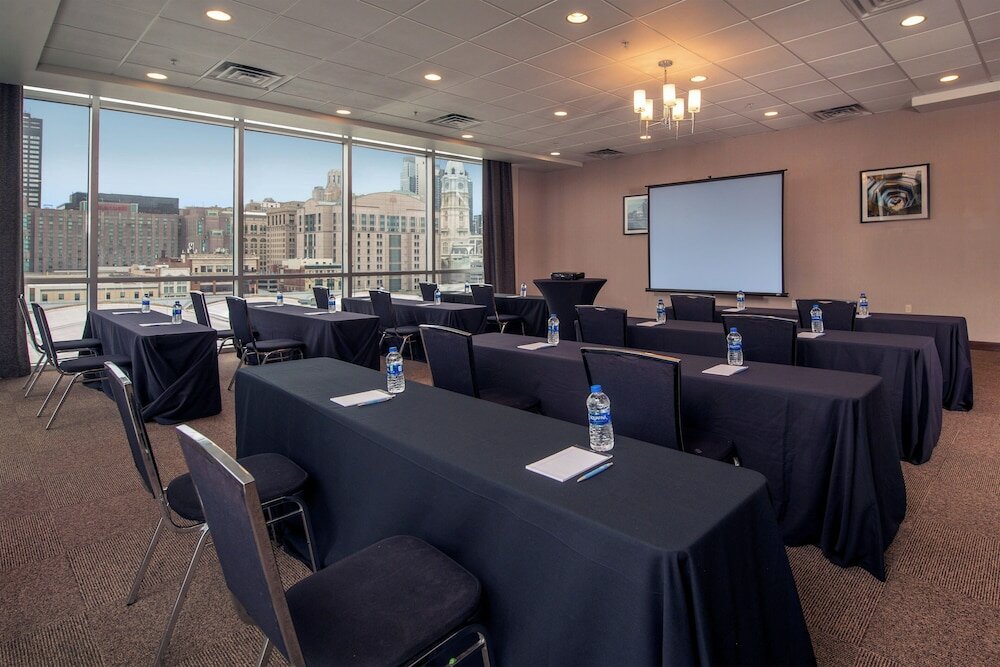 Фото Four Points by Sheraton Philadelphia City Center