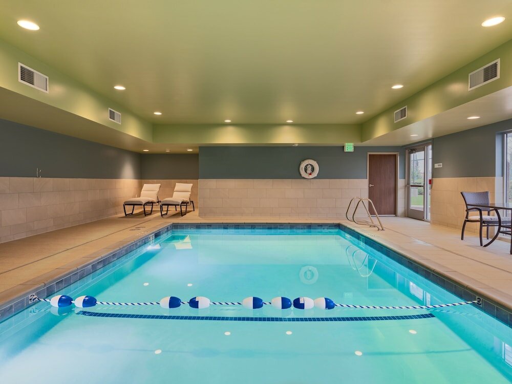 Фото Holiday Inn Express & Suites Salem North - Keizer, an Ihg Hotel