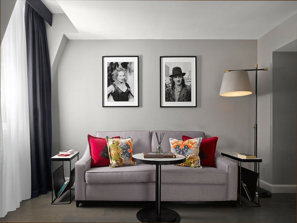 Фото The Trafalgar St. James London, Curio Collection by Hilton