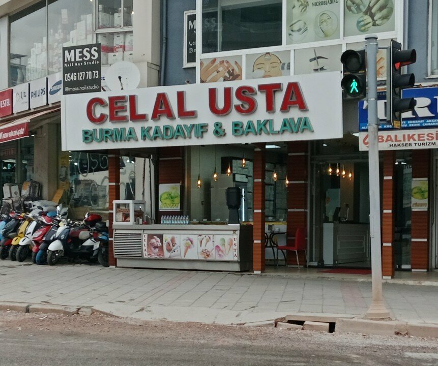 الحلويات Celal Usta Burma Kadaif & Baklava ، إزمير، صورة
