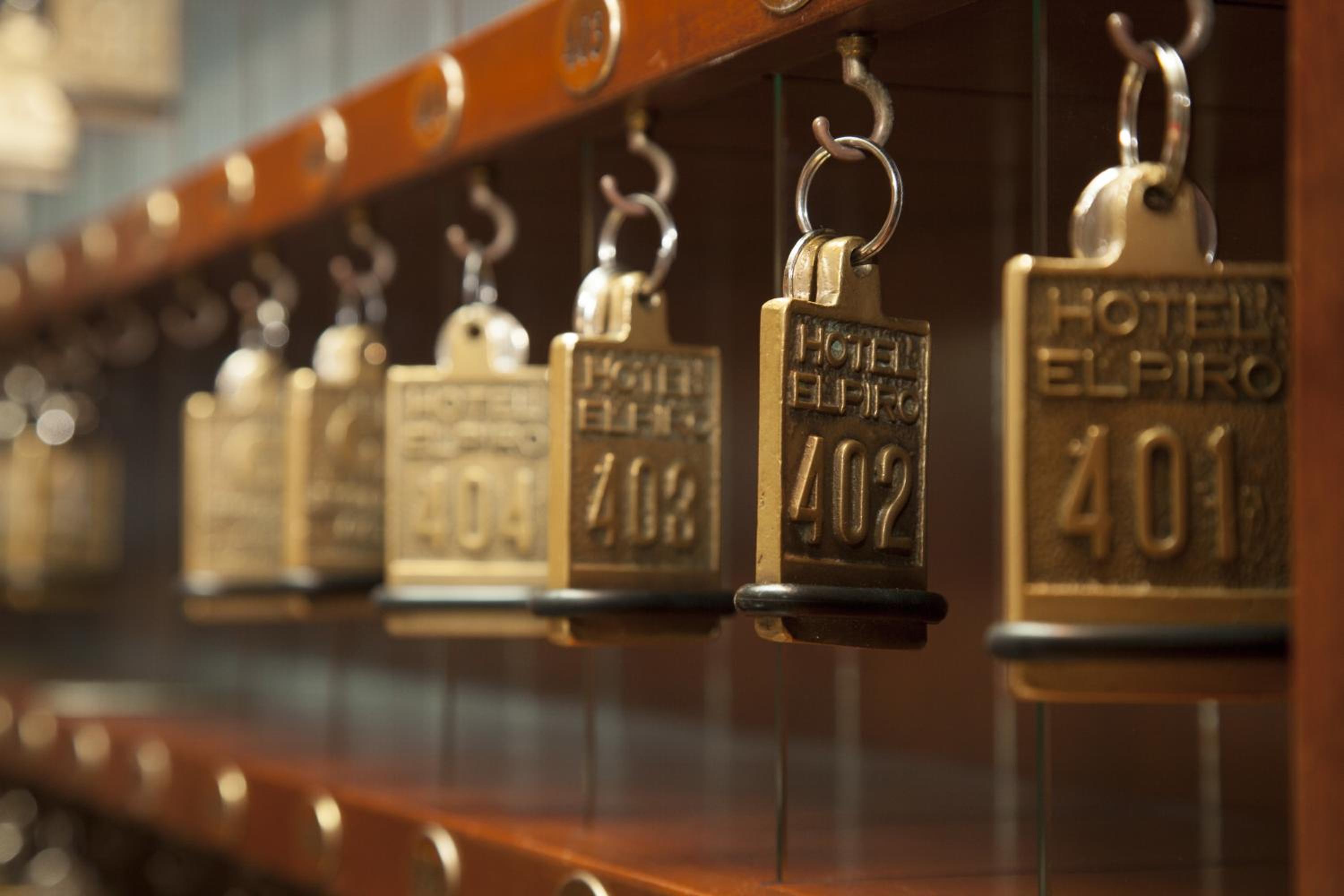 Фото Hotel Elpiro