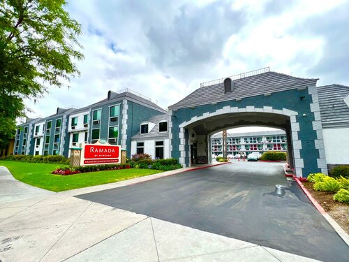Гостиница Ramada by Wyndham Anaheim Convention Center в Анахайме