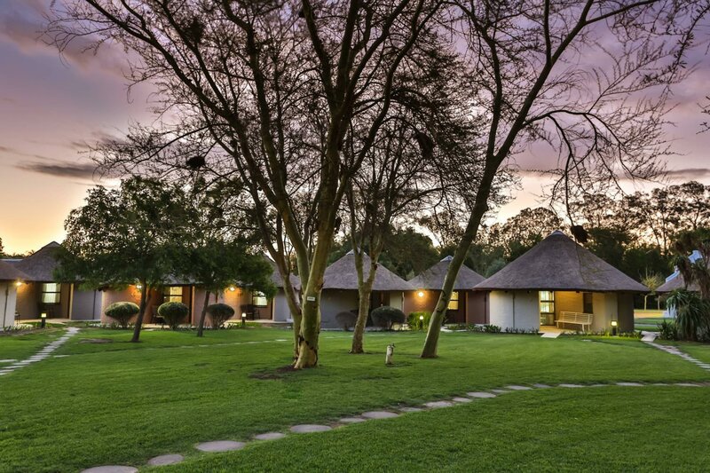 Гостиница Protea Hotel by Marriott Oudtshoorn Riempie Estate