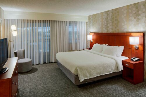 Гостиница Courtyard by Marriott Columbus West Hilliard в Колумбусе