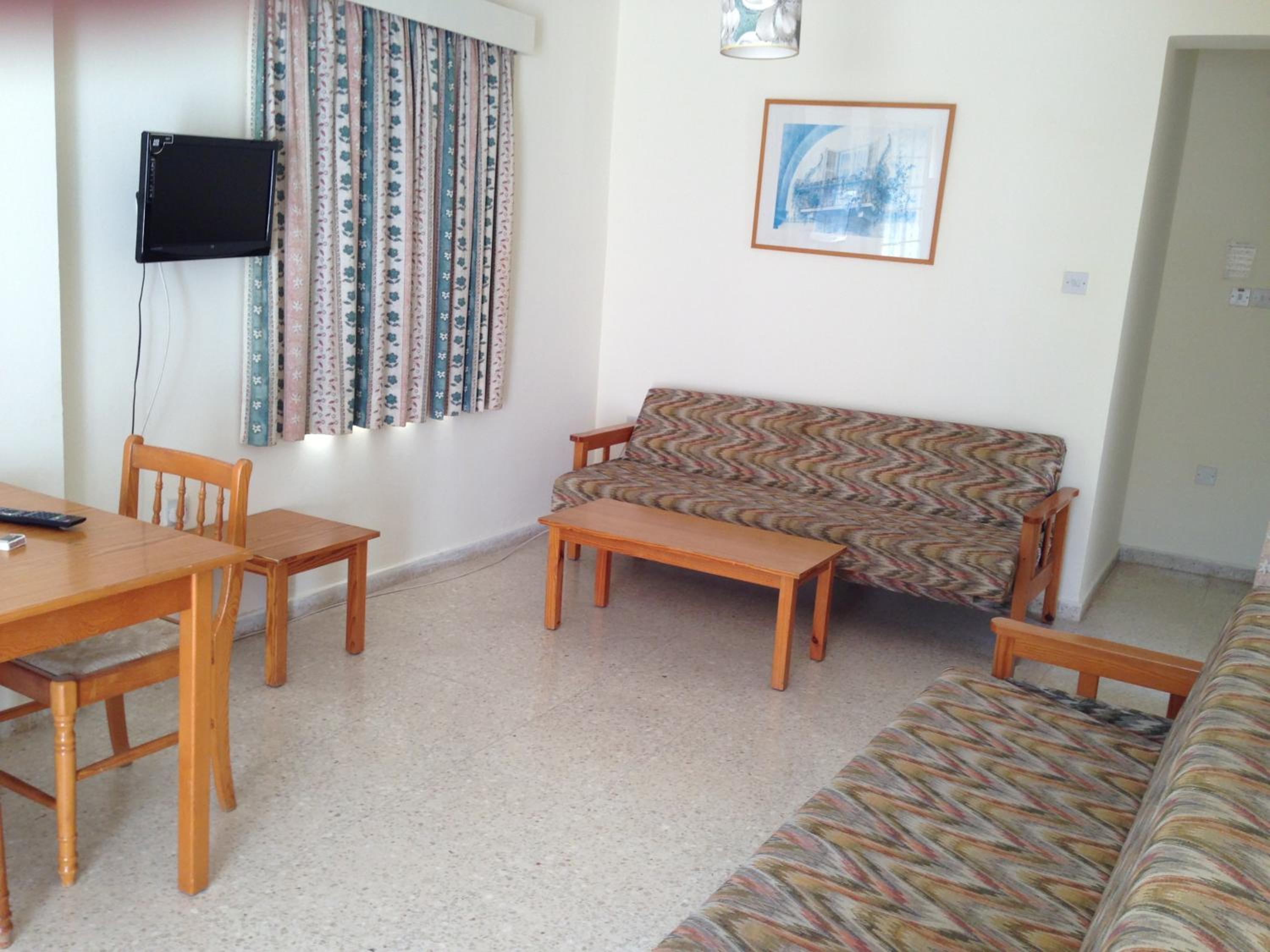 Фото Constantaras Apartments