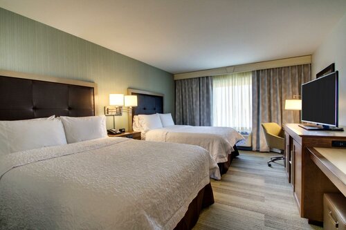 Гостиница Hampton Inn & Suites Milwaukee West