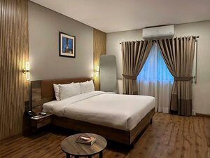 Гостиница Hotel One The Mall, Lahore
