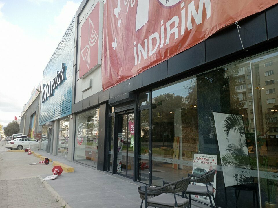 Furniture store Kelebek, Izmir, photo