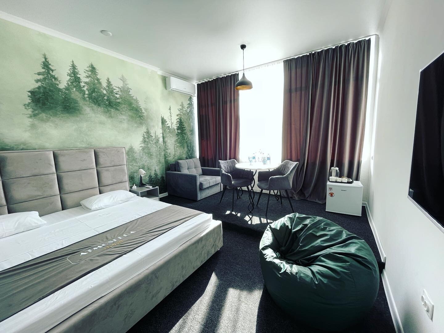 Фото Атмосфера