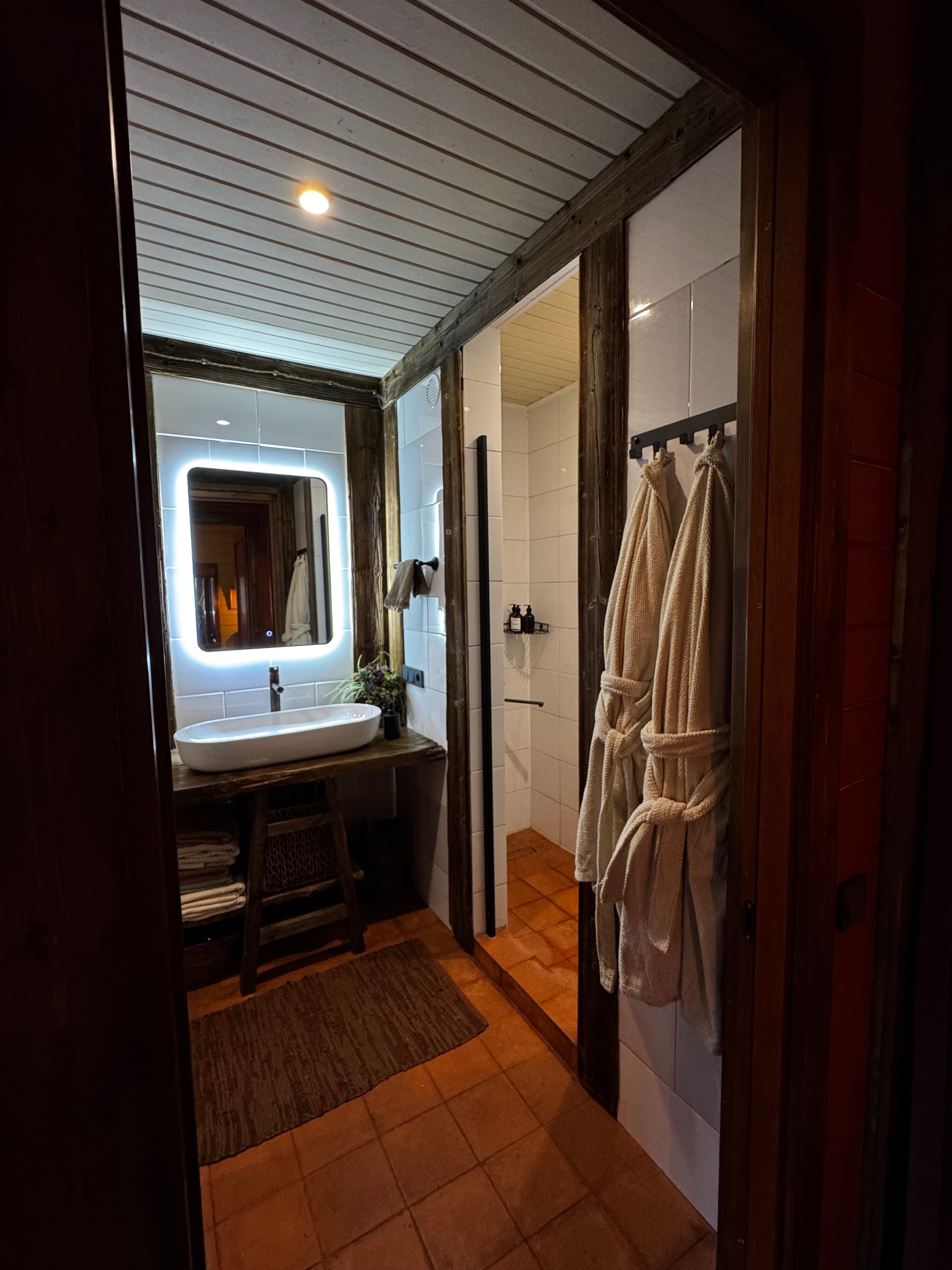 Фото Домик в лесу