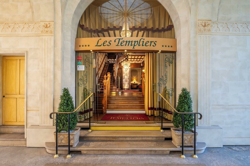 Гостиница Grand Hotel des Templiers в Реймсе