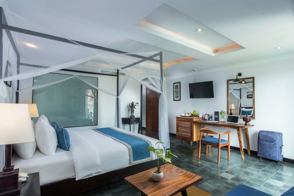 Фото The Grand Cyclo Boutique Suite & SPA