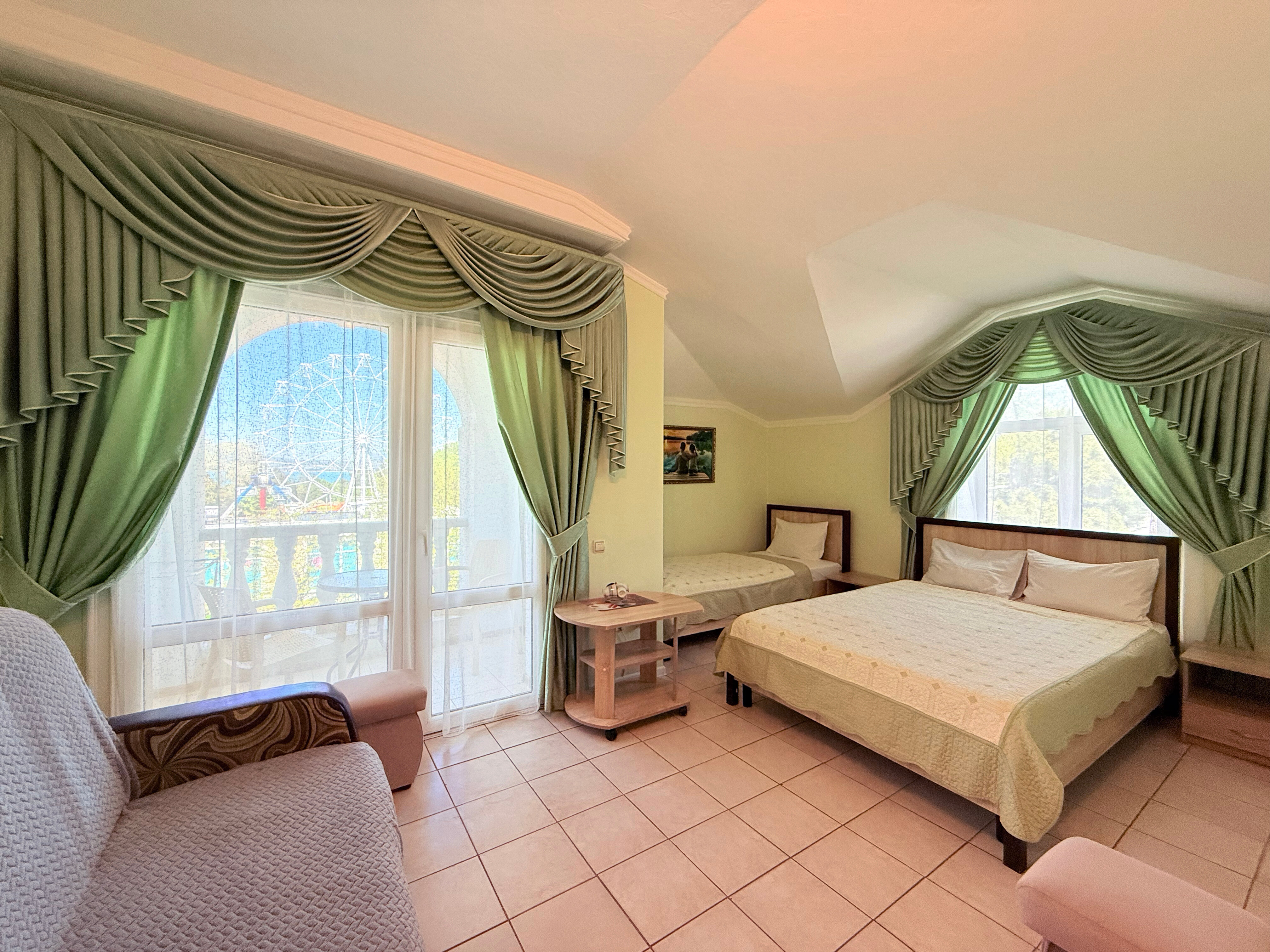 Фото отеля 1