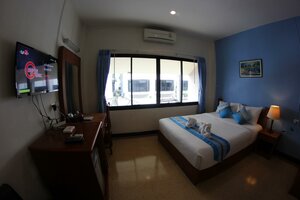 Гостиница My Place @ Surat Hotel