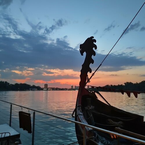 Хостел ArkaBarka Floating Hostel в Белграде