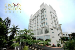 Гостиница Crown Garden Hotel