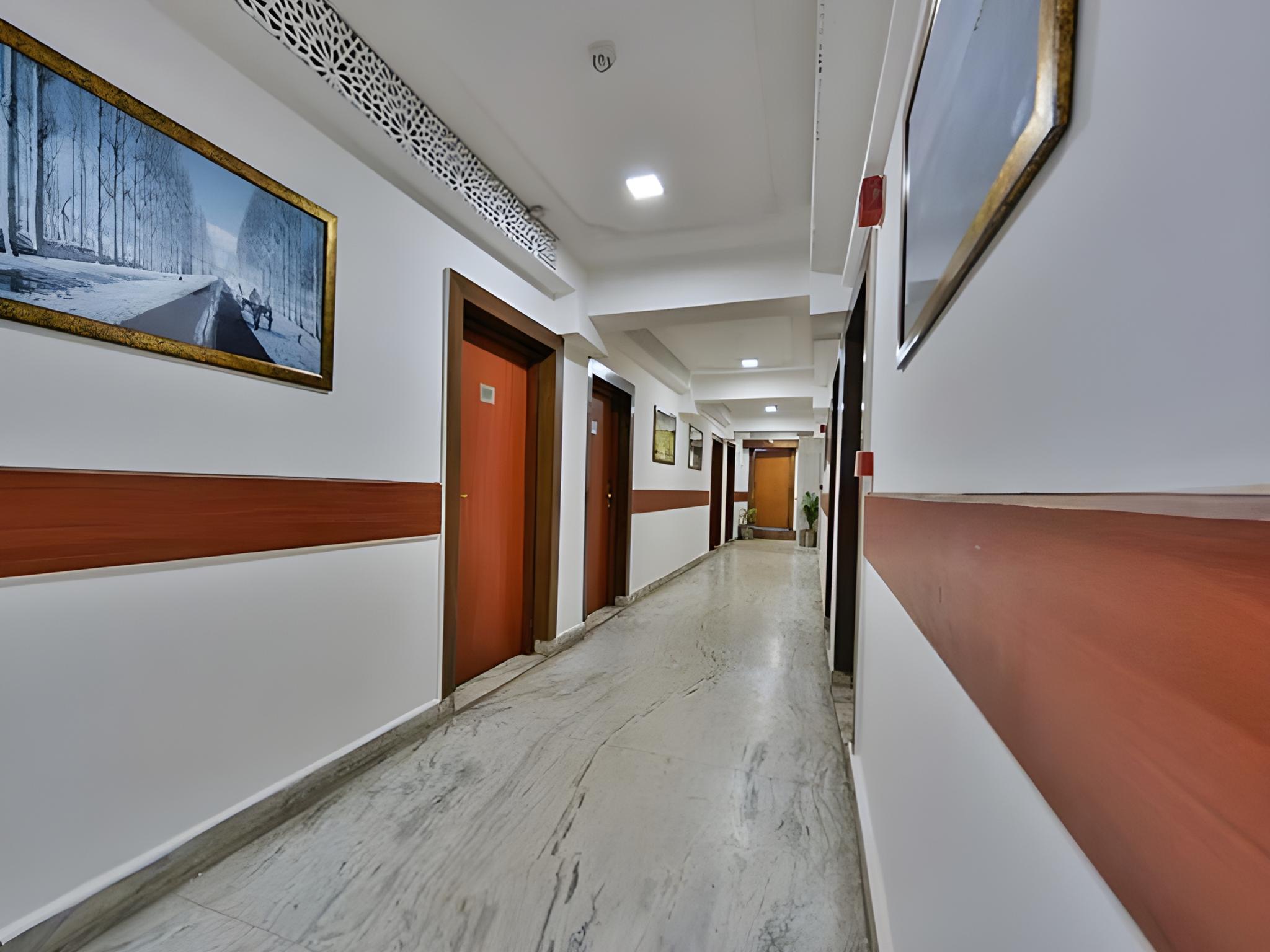 Фото Batra Hotel
