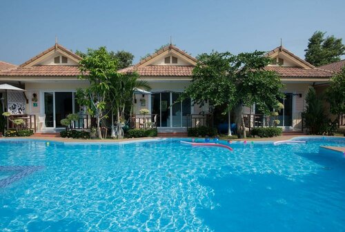 Charm Resort Cha-am