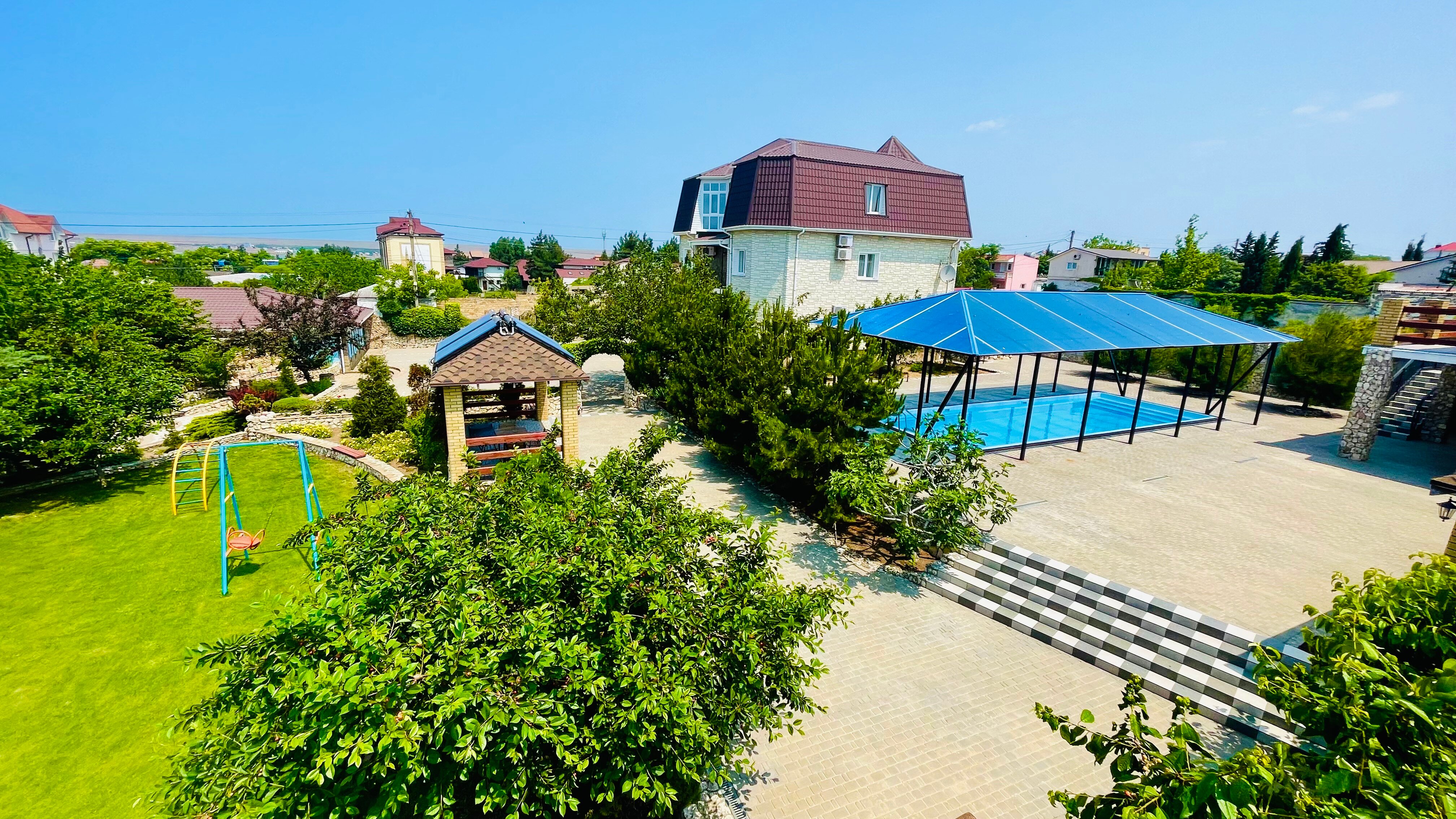 Фото отеля 1