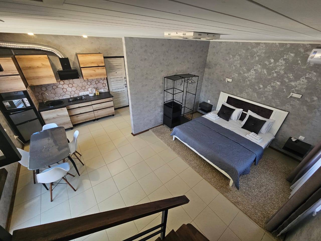 Фото Дом с бассейном