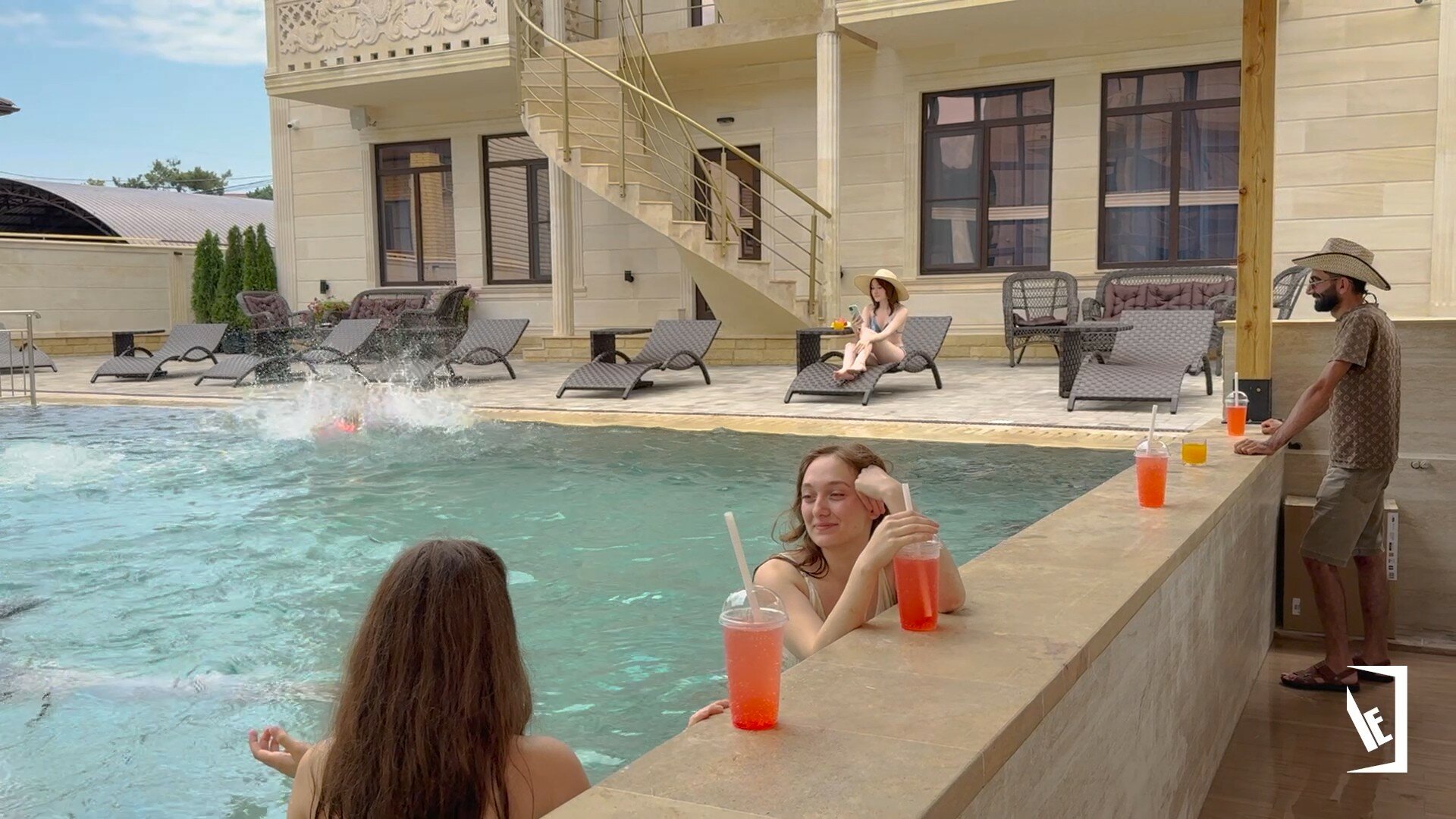 Фото Дворец Солнца