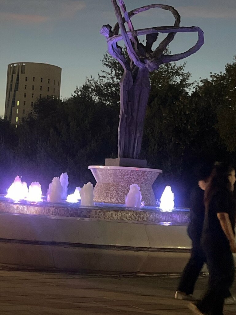 Жанровая скульптура Дружба народов, Астана, фото
