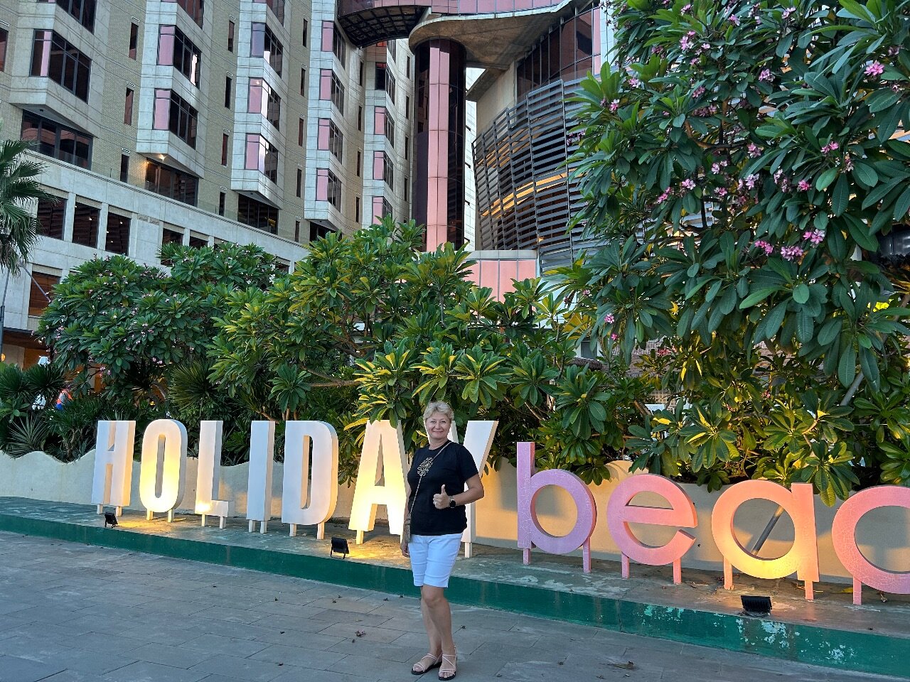 Фото Holiday Beach Hotel Danang