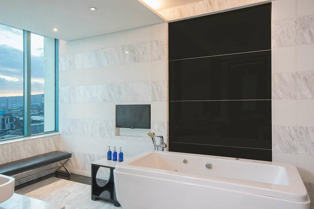 Фото Radisson Blu Hotel, Cebu