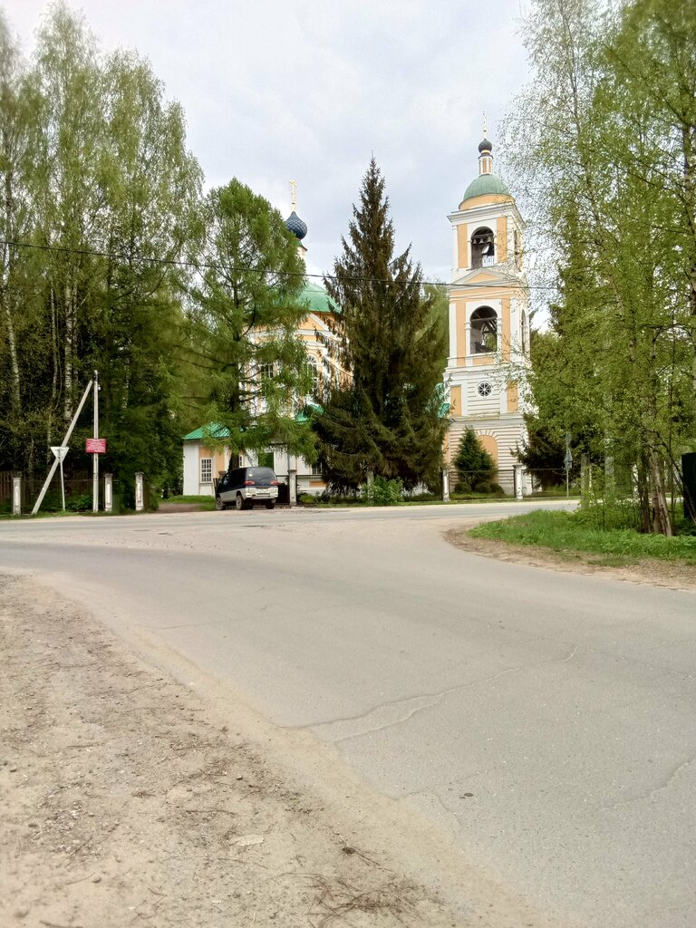 Orthodox church Tserkov Pokrova Presvyatoy Bogoroditsy V Pokrove, Yaroslavl Oblast, photo